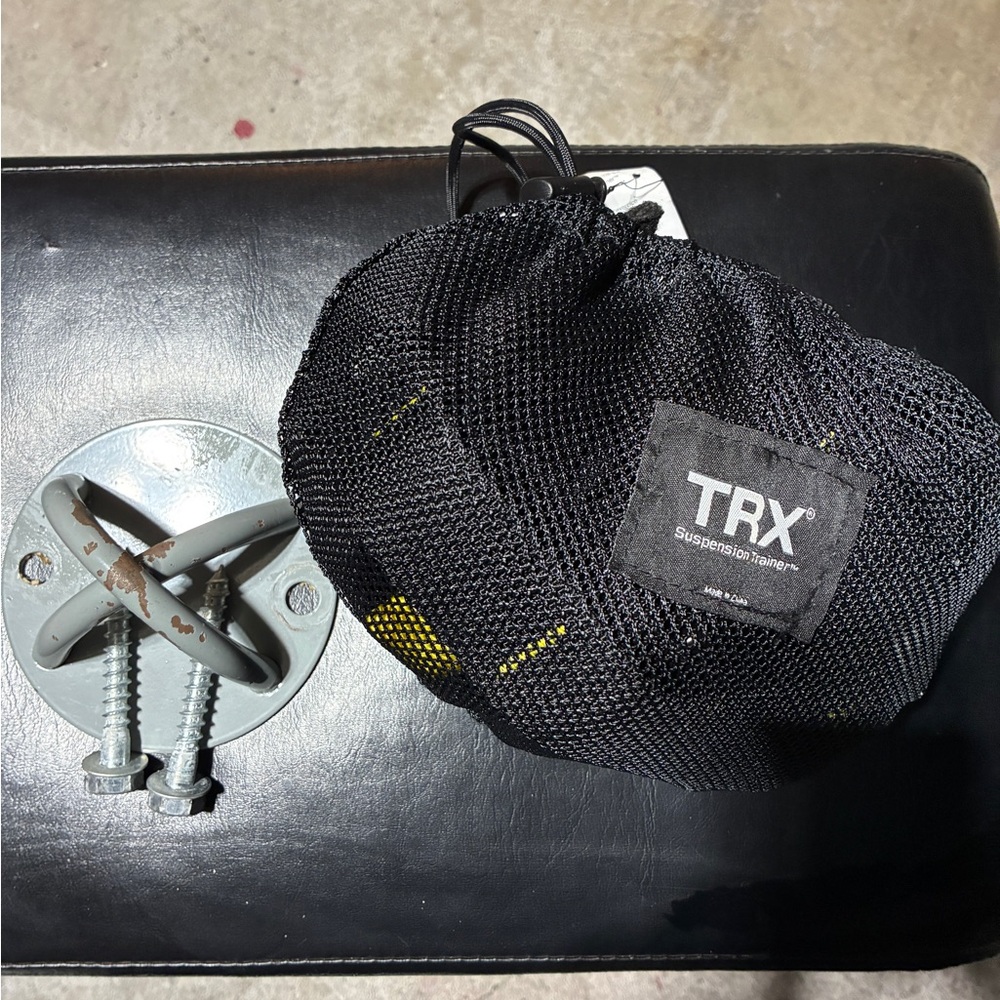 TRX Suspension Trainer with mount